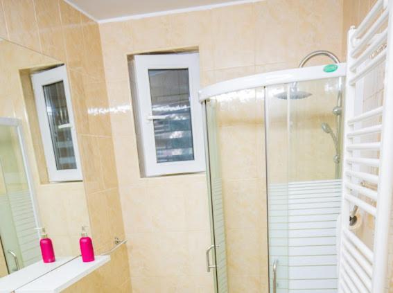 Escape Aparthotel Suceava Extérieur photo